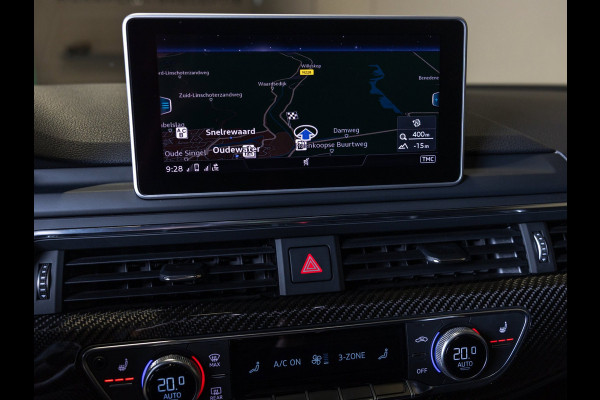 Audi A4 Avant 2.9 TFSI RS 4 quattro / 450pk / Panorama dak / Head up display / Carbon /