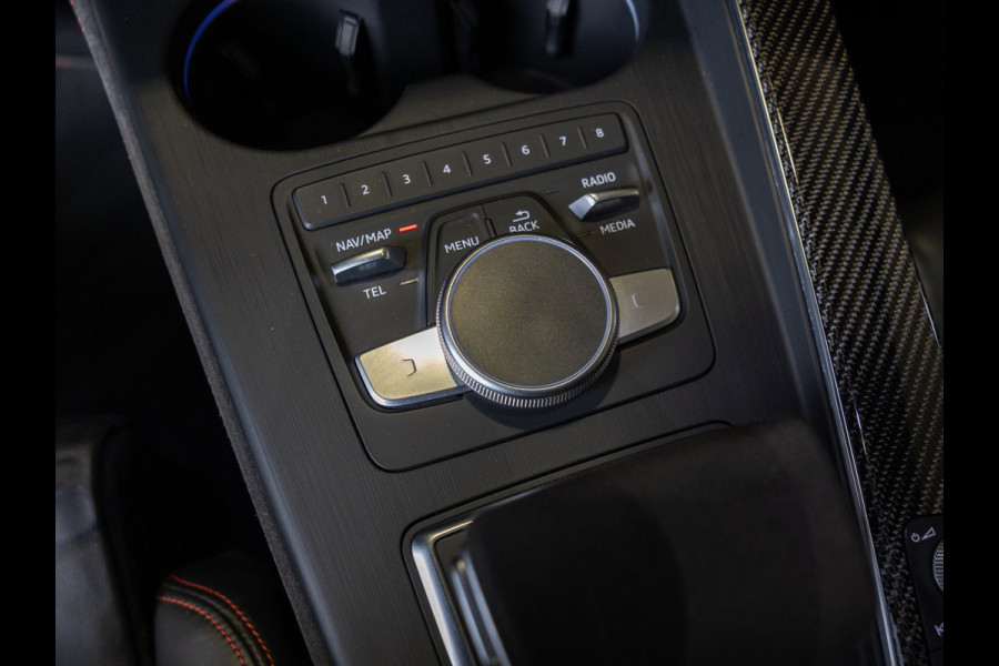 Audi A4 Avant 2.9 TFSI RS 4 quattro / 450pk / Panorama dak / Head up display / Carbon /