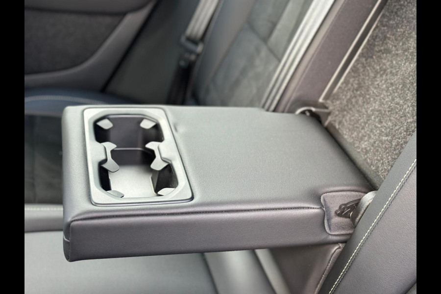 Volvo XC40 1.5 T4 Recharge R-Design 1e Eigenaar211PK! Dealer Onderhouden! Nette Auto! Plug in Hybride