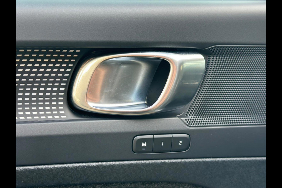 Volvo XC40 1.5 T4 Recharge R-Design 1e Eigenaar211PK! Dealer Onderhouden! Nette Auto! Plug in Hybride