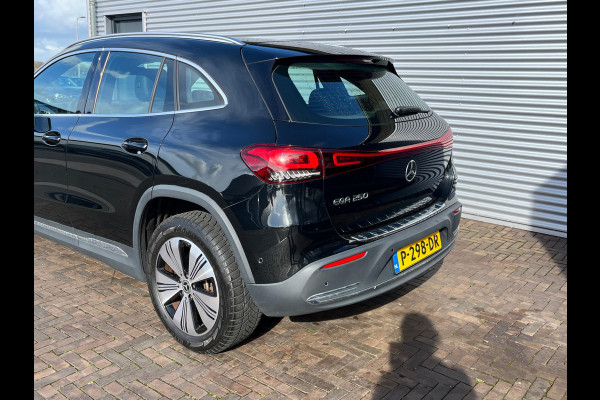 Mercedes-Benz EQA 250 Business Solution Luxury 67 kWh trekhaak