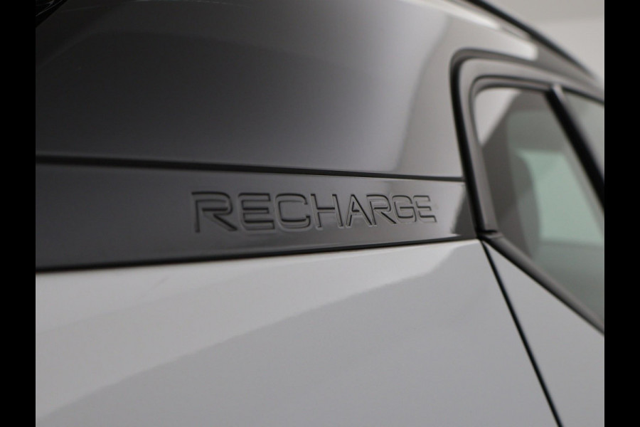 Volvo XC40 RECHARGE P8 408 PK AWD R-DESIGN + 19 INCH | ADAPTIVE CRUISE | APPLE CARPLAY | ANDROID AUTO