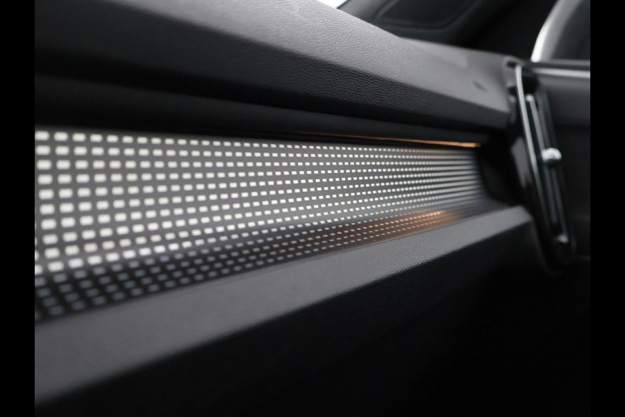 Volvo XC40 RECHARGE P8 408 PK AWD R-DESIGN + 19 INCH | ADAPTIVE CRUISE | APPLE CARPLAY | ANDROID AUTO