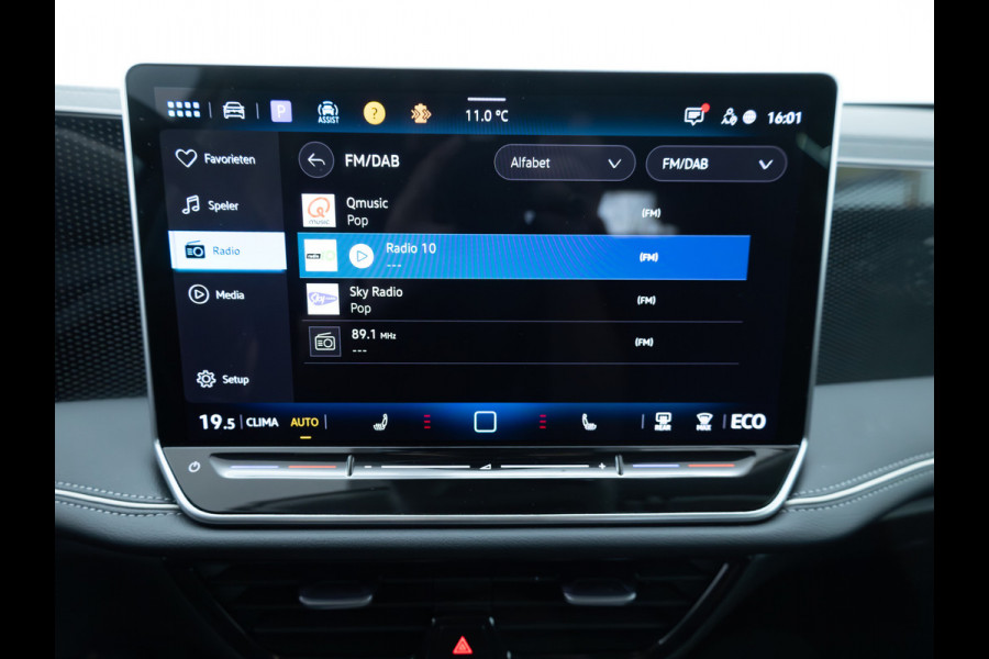 Volkswagen Passat Variant 1.5 eHybrid Business | 2 Ergo active stoelen | Stoel- & Stuurverwarming | Adap. Cruise | Navigatie | Headup display, App. connect.