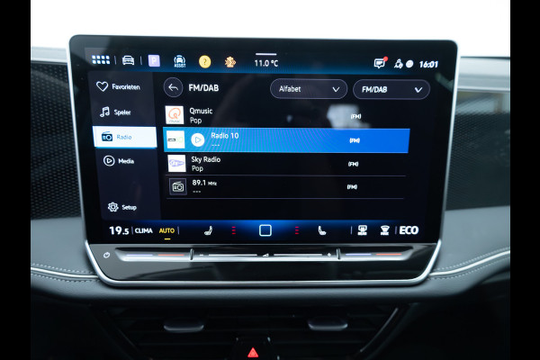 Volkswagen Passat Variant 1.5 eHybrid Business | 2 Ergo active stoelen | Stoel- & Stuurverwarming | Adap. Cruise | Navigatie | Headup display, App. connect.