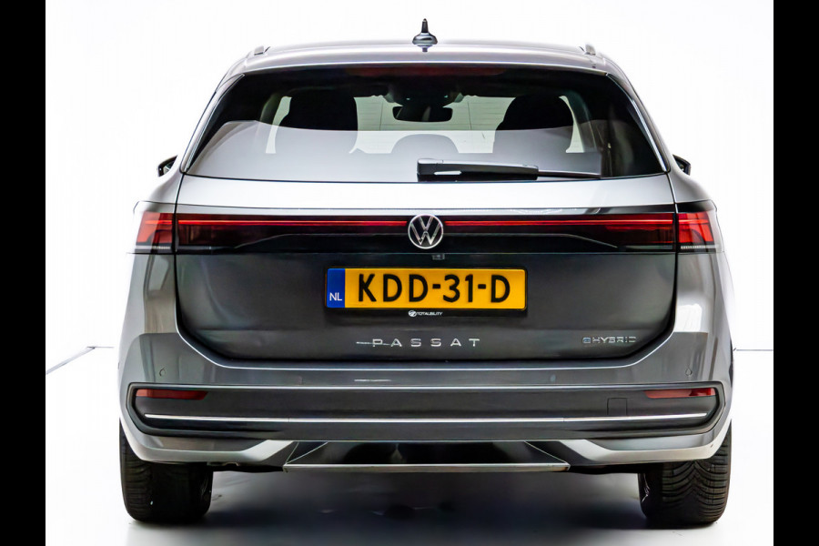 Volkswagen Passat Variant 1.5 eHybrid Business | 2 Ergo active stoelen | Stoel- & Stuurverwarming | Adap. Cruise | Navigatie | Headup display, App. connect.