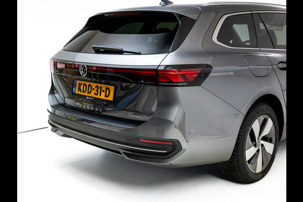 Volkswagen Passat Variant 1.5 eHybrid Business | 2 Ergo active stoelen | Stoel- & Stuurverwarming | Adap. Cruise | Navigatie | Headup display, App. connect.