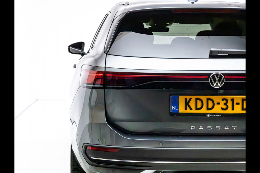 Volkswagen Passat Variant 1.5 eHybrid Business | 2 Ergo active stoelen | Stoel- & Stuurverwarming | Adap. Cruise | Navigatie | Headup display, App. connect.