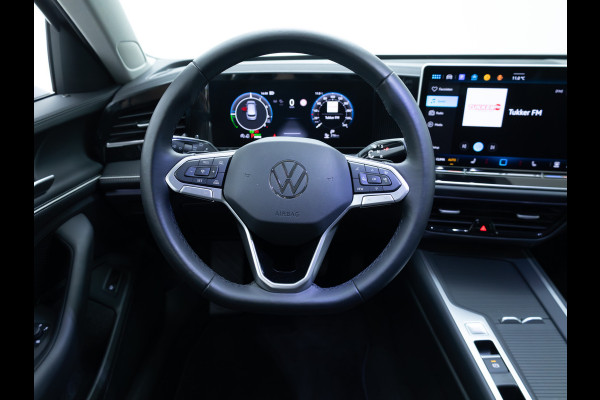 Volkswagen Passat Variant 1.5 eHybrid Business | 2 Ergo active stoelen | Stoel- & Stuurverwarming | Adap. Cruise | Navigatie | Headup display, App. connect.