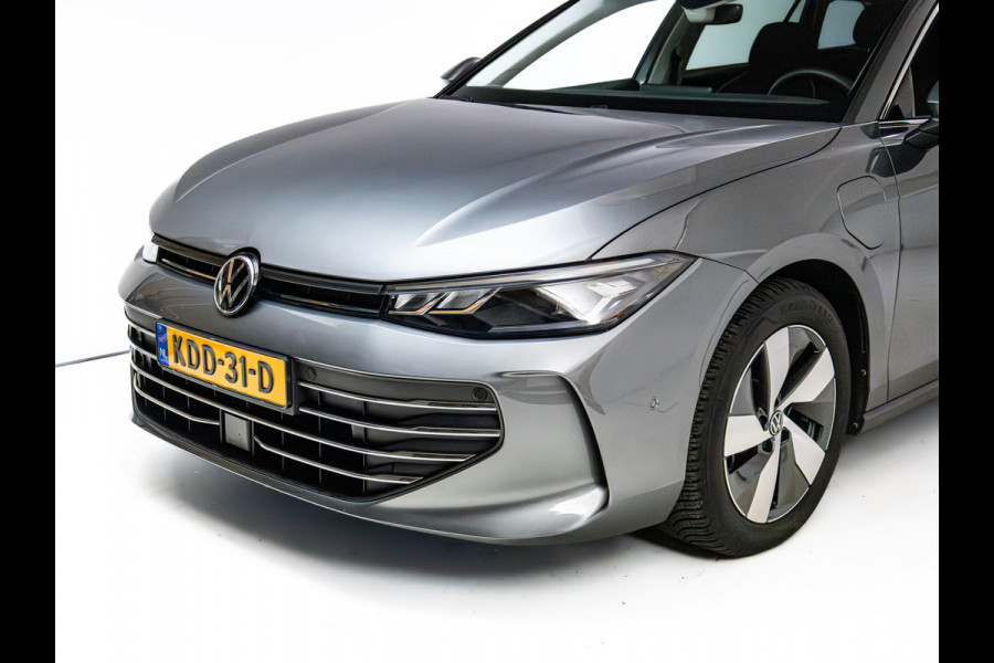 Volkswagen Passat Variant 1.5 eHybrid Business | 2 Ergo active stoelen | Stoel- & Stuurverwarming | Adap. Cruise | Navigatie | Headup display, App. connect.