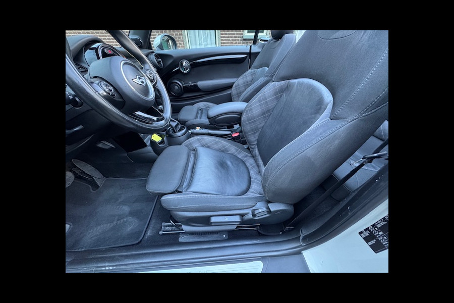 MINI Cabrio 2.0 Cooper S 192Pk JCW AUTOMAAT XENON UNION JACK NAVI ECC 96000KM!!!