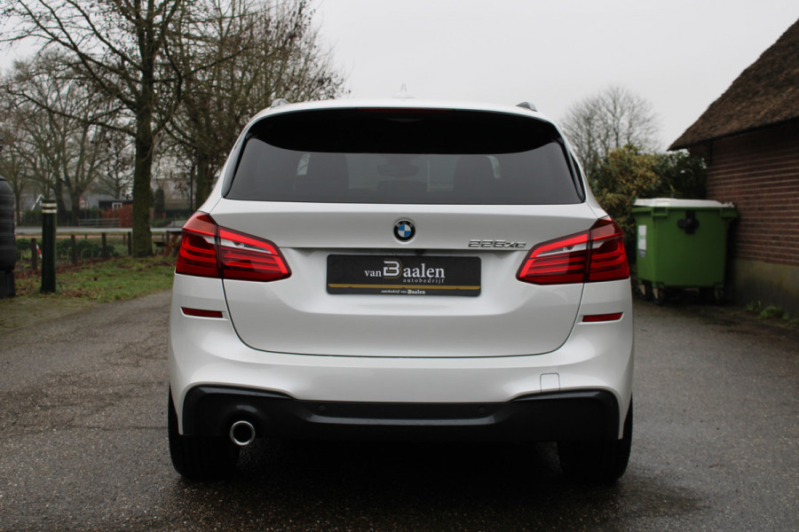 BMW 2 Serie Active Tourer 225xe PHEV High Exe SOh 90.6% M-SPORT LEER LED NAVI 36000KM!!!