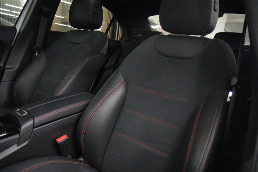 Mercedes-Benz A-Klasse 200 AMG NAP /Pano/Carplay/Sfeerver/Blindspot/VOL