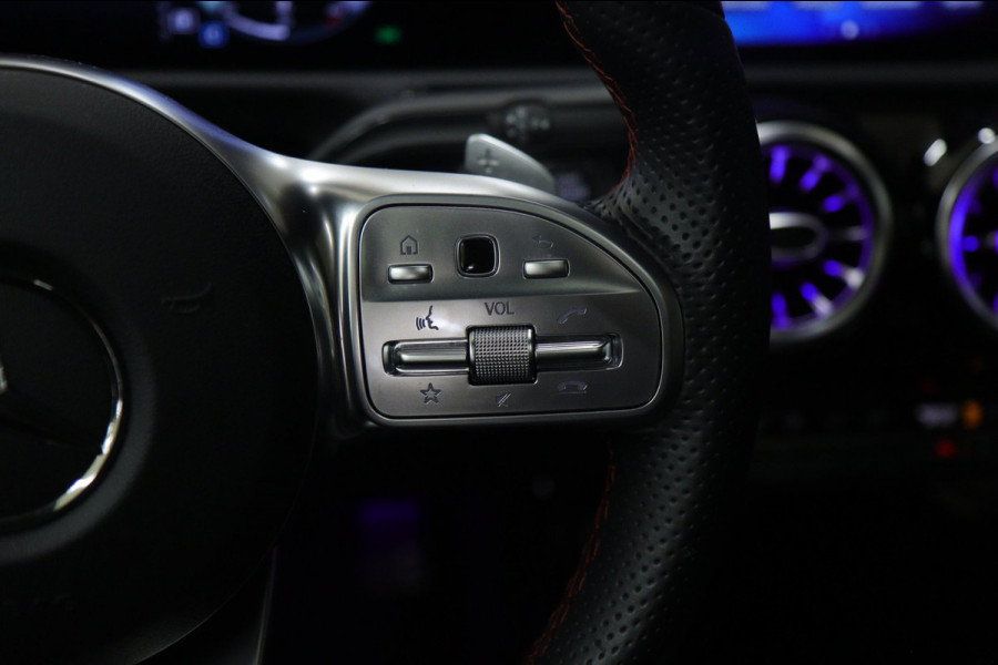 Mercedes-Benz A-Klasse 200 AMG NAP /Pano/Carplay/Sfeerver/Blindspot/VOL