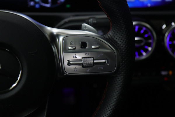 Mercedes-Benz A-Klasse 200 AMG NAP /Pano/Carplay/Sfeerver/Blindspot/VOL