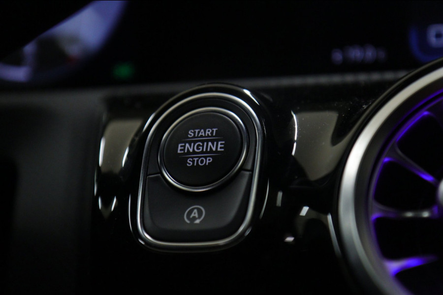 Mercedes-Benz A-Klasse 200 AMG NAP /Pano/Carplay/Sfeerver/Blindspot/VOL