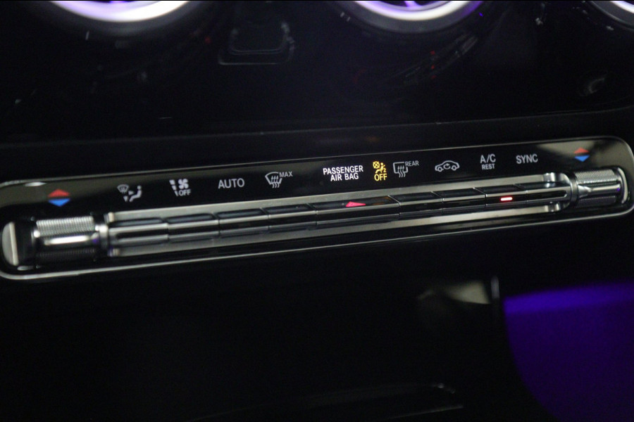 Mercedes-Benz A-Klasse 200 AMG NAP /Pano/Carplay/Sfeerver/Blindspot/VOL