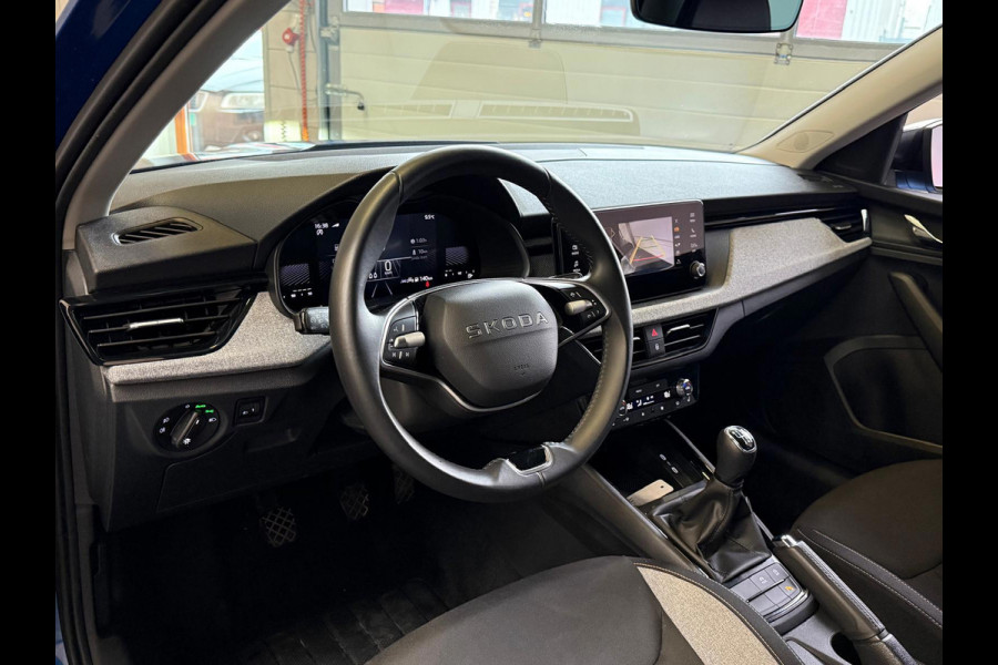 Škoda Kamiq !!! Paas Actie € 22.999,- !!! 1.0 TSI Black Dots 115PK Camera, Stoel/Stuurverwarming