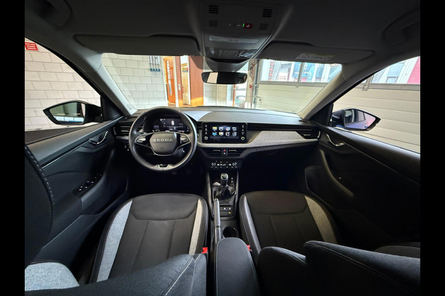 Škoda Kamiq !!! Paas Actie € 22.999,- !!! 1.0 TSI Black Dots 115PK Camera, Stoel/Stuurverwarming