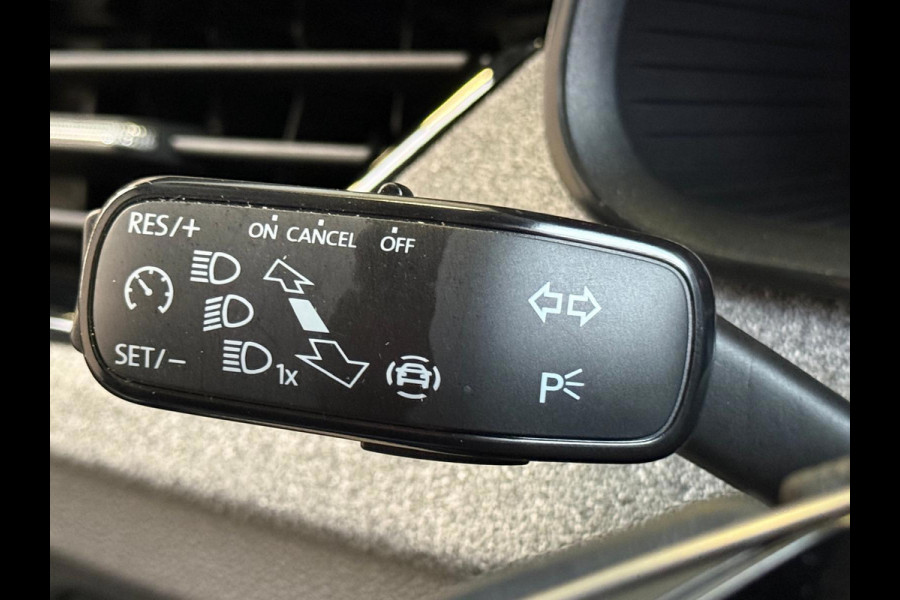 Škoda Kamiq !!! Paas Actie € 22.999,- !!! 1.0 TSI Black Dots 115PK Camera, Stoel/Stuurverwarming