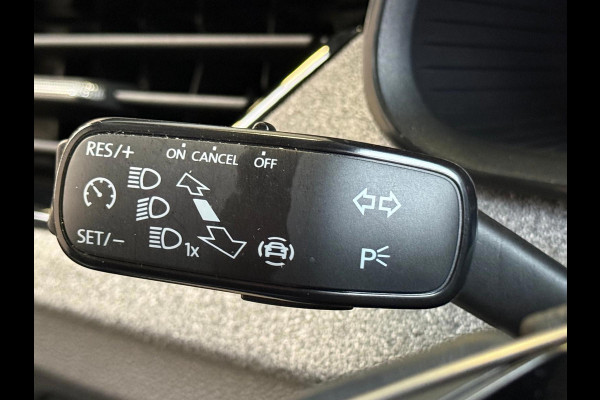 Škoda Kamiq !!! Paas Actie € 22.999,- !!! 1.0 TSI Black Dots 115PK Camera, Stoel/Stuurverwarming