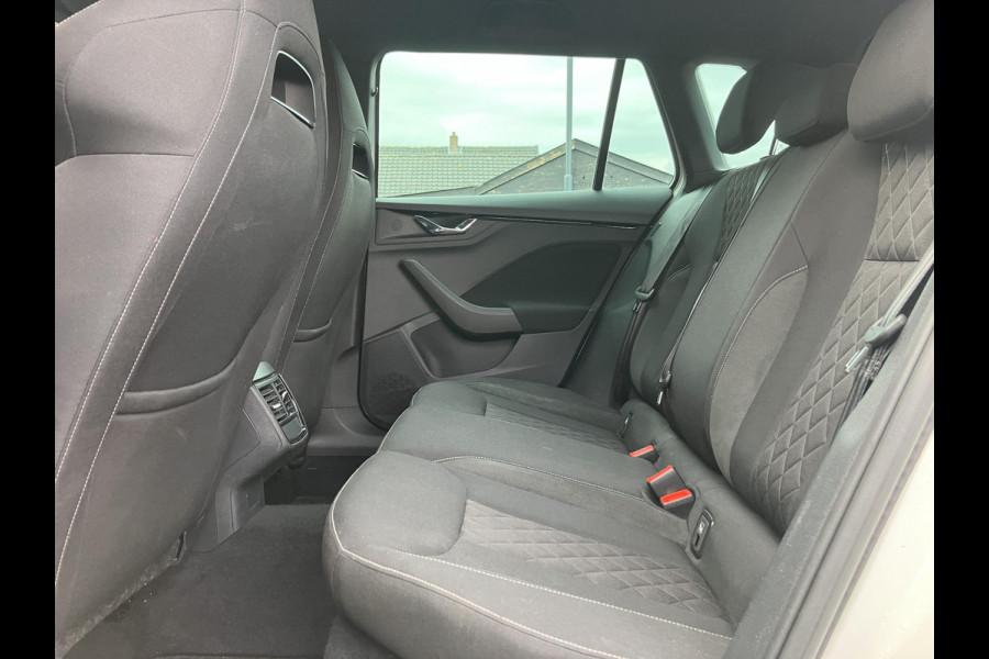 Škoda Kamiq 1.0 TSI Sport Business | Trekhaak | LED | NAP