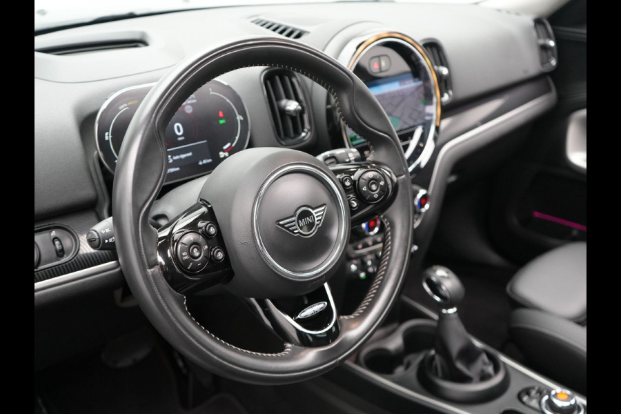 MINI Countryman 2.0 Cooper S E ALL4 Chili PHEV 222pk | Panodak | Adaptive Cruise | Head-up Display | Carplay | LED | Lederen Sportstoelen Verwarmd | Plug in Hybrid