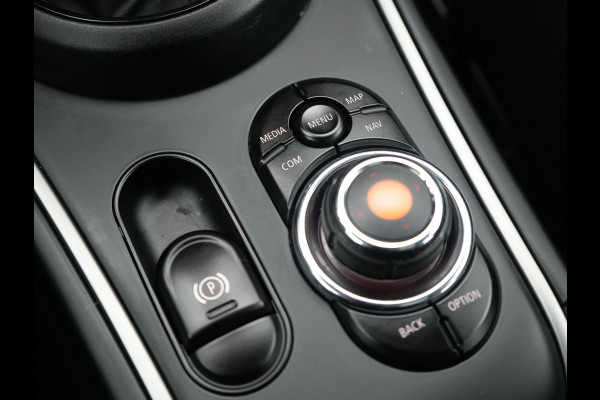 MINI Countryman 2.0 Cooper S E ALL4 Chili PHEV 222pk | Panodak | Adaptive Cruise | Head-up Display | Carplay | LED | Lederen Sportstoelen Verwarmd | Plug in Hybrid