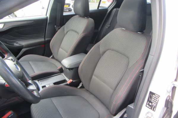 Ford Focus 1.0 EcoBoost ST Line X Business, Panoramadak, Stuur + Stoelverw.