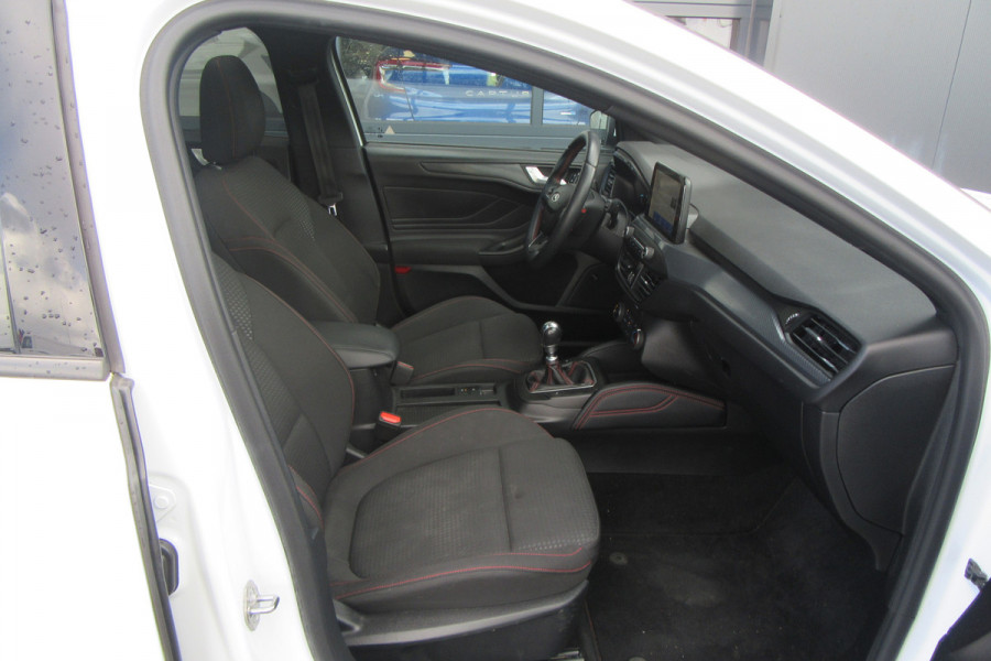 Ford Focus 1.0 EcoBoost ST Line X Business, Panoramadak, Stuur + Stoelverw.