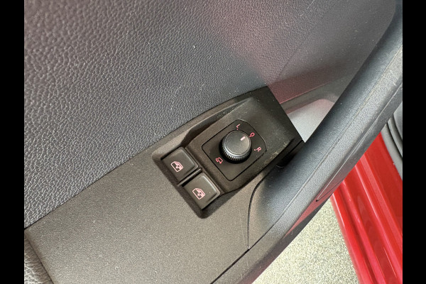 Seat Ibiza 1.0 TSi 95pk Style Business Intense 5-drs. CAMERA/CARPLAY/ADAPT.CRUISE/PDC/18INCH