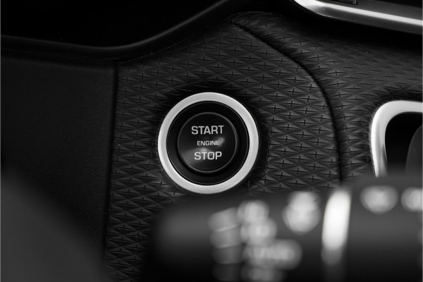 Land Rover Range Rover Velar 2.0 P300 Turbo AWD R-Dynamic HSE Pano ACC Luchtvering Leder LED 21"