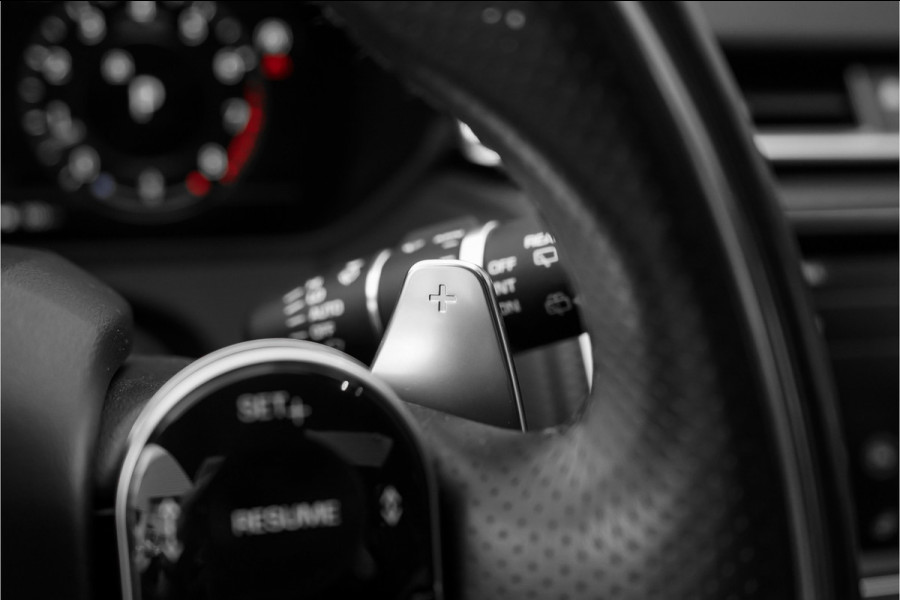 Land Rover Range Rover Velar 2.0 P300 Turbo AWD R-Dynamic HSE Pano ACC Luchtvering Leder LED 21"