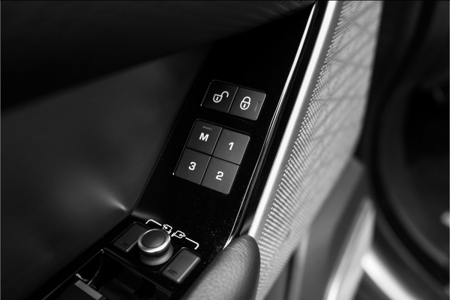 Land Rover Range Rover Velar 2.0 P300 Turbo AWD R-Dynamic HSE Pano ACC Luchtvering Leder LED 21"