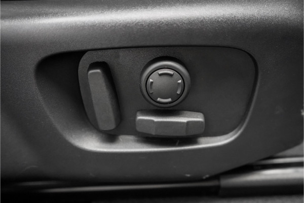 Land Rover Range Rover Velar 2.0 P300 Turbo AWD R-Dynamic HSE Pano ACC Luchtvering Leder LED 21"