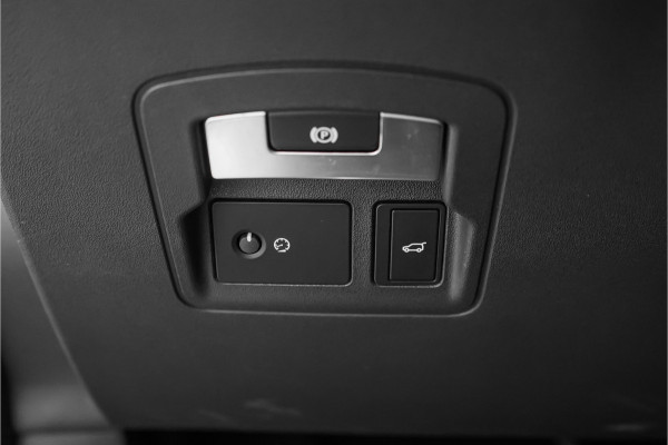 Land Rover Range Rover Velar 2.0 P300 Turbo AWD R-Dynamic HSE Pano ACC Luchtvering Leder LED 21"