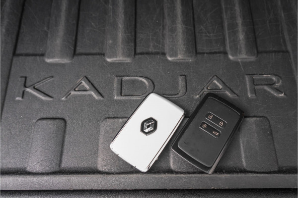 Renault Kadjar 1.3 TCe Black Edition Pano Stoelverw Bose Voorruit Verw 19"