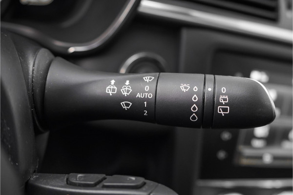 Renault Kadjar 1.3 TCe Black Edition Pano Stoelverw Bose Voorruit Verw 19"