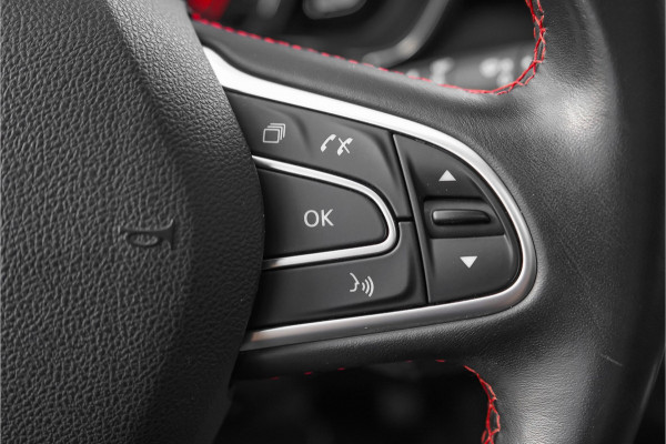 Renault Kadjar 1.3 TCe Black Edition Pano Stoelverw Bose Voorruit Verw 19"