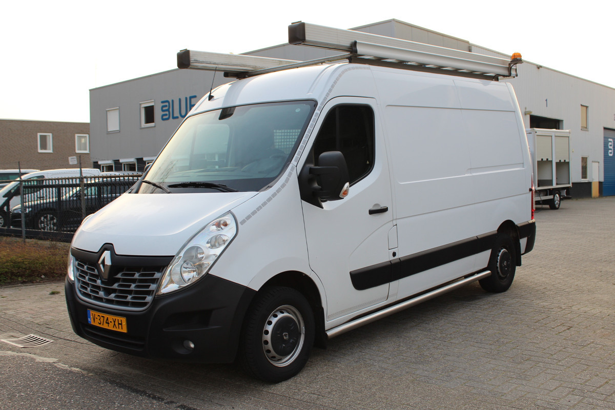 Renault Master T35 2.3 dCi 130PK Euro6 L2H2 ✓ Trekhaak 2500KG ✓ Imperiaal ✓ airco