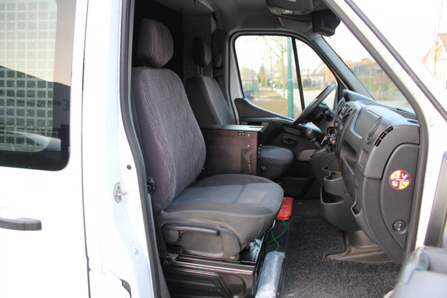 Renault Master T35 2.3 dCi 130PK Euro6 L2H2 ✓ Trekhaak 2500KG ✓ Imperiaal ✓ airco