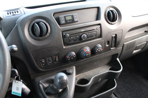 Renault Master T35 2.3 dCi 130PK Euro6 L2H2 ✓ Trekhaak 2500KG ✓ Imperiaal ✓ airco