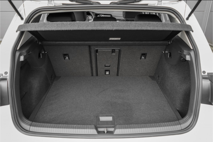 Volkswagen Golf 1.5 eTSI Pano Virtual Dash Camera ACC