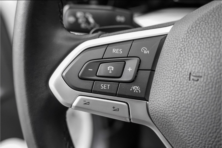 Volkswagen Golf 1.5 eTSI Pano Virtual Dash Camera ACC