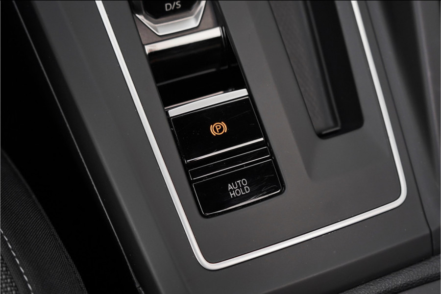 Volkswagen Golf 1.5 eTSI Pano Virtual Dash Camera ACC