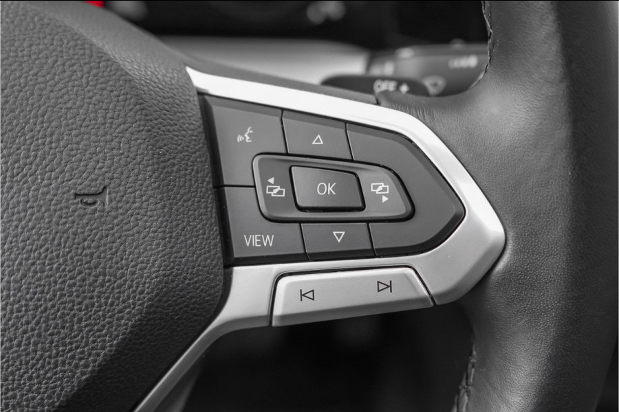 Volkswagen Golf 1.5 eTSI Pano Virtual Dash Camera ACC