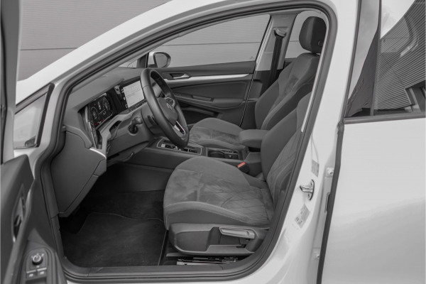 Volkswagen Golf 1.5 eTSI Pano Virtual Dash Camera ACC