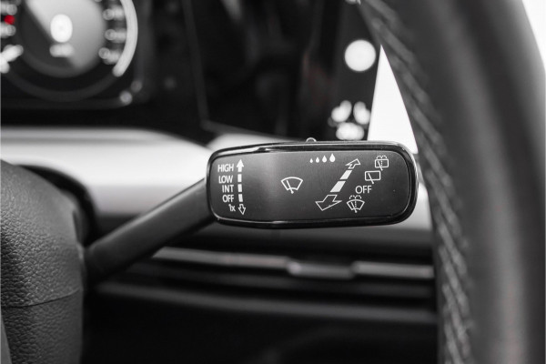 Volkswagen Golf 1.5 eTSI Pano Virtual Dash Camera ACC