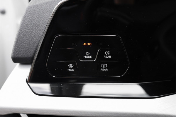 Volkswagen Golf 1.5 eTSI Pano Virtual Dash Camera ACC