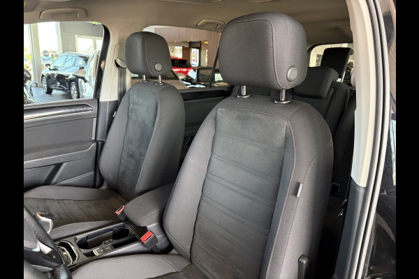 Volkswagen Touran 1.5 TSi 150pk Highline 7-persoons NAVI/CARPLAY/CLIMA/ADAPT.CRUISE/PDC/STOELVERWARMING